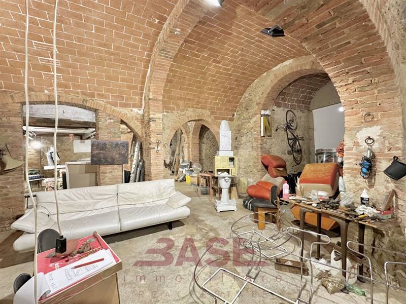 Vendita Magazzino GUARDISTALLO