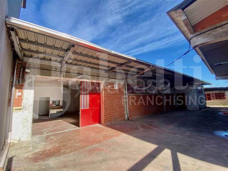 Vendita Magazzino CAMBURZANO