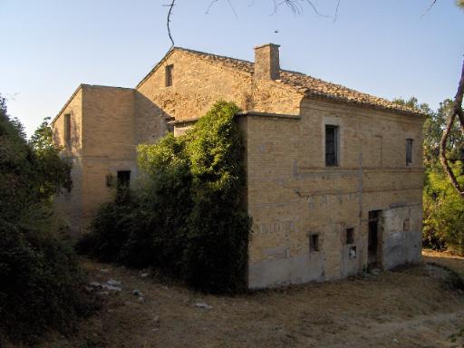 Vendita Colonica ACQUAVIVA PICENA