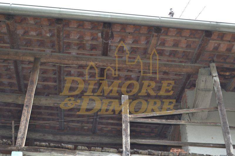 rustico-con-terreno-a-suno-05