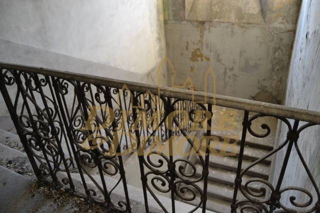 stabile-d-epoca-da-ristrutturare-sul-lago-d-orta-1