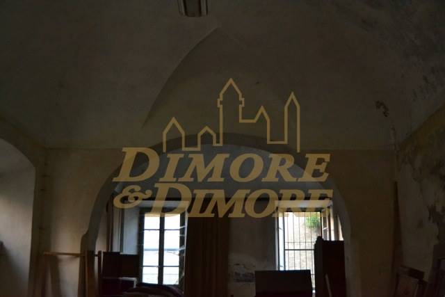 stabile-d-epoca-da-ristrutturare-sul-lago-d-orta-0