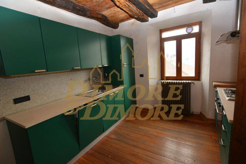 villa-a-ghiffa-con-giardino--vista-lago-03