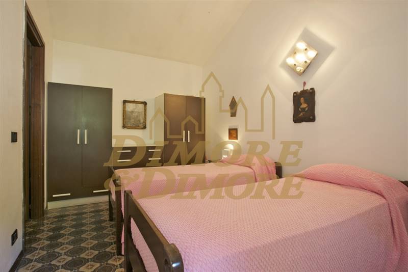 foto cameretta 3 letti 2.jpg