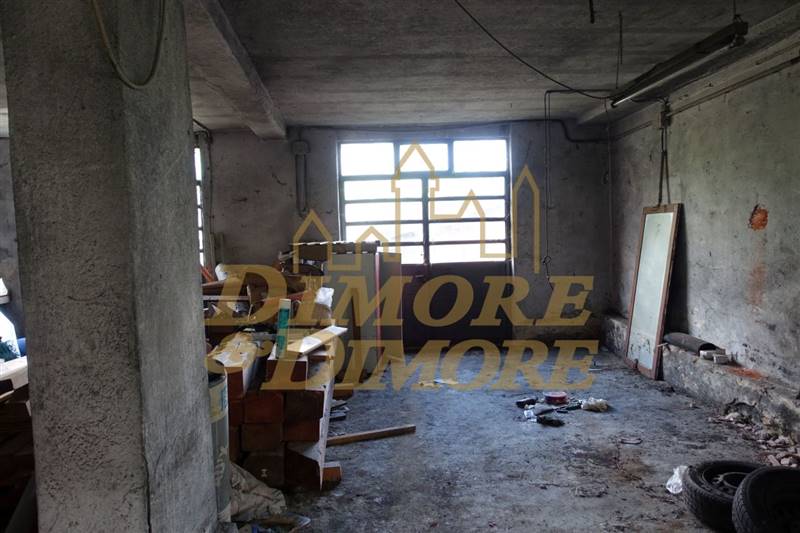 Interno capannone.JPG