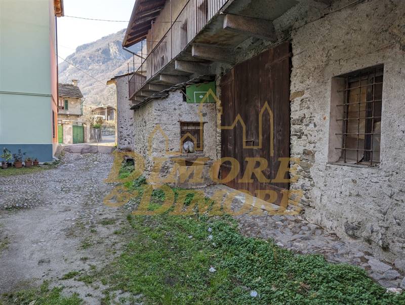 Rustico adiacente.jpg