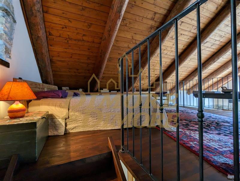 Camera da letto matrimoniale soppalco.jpg