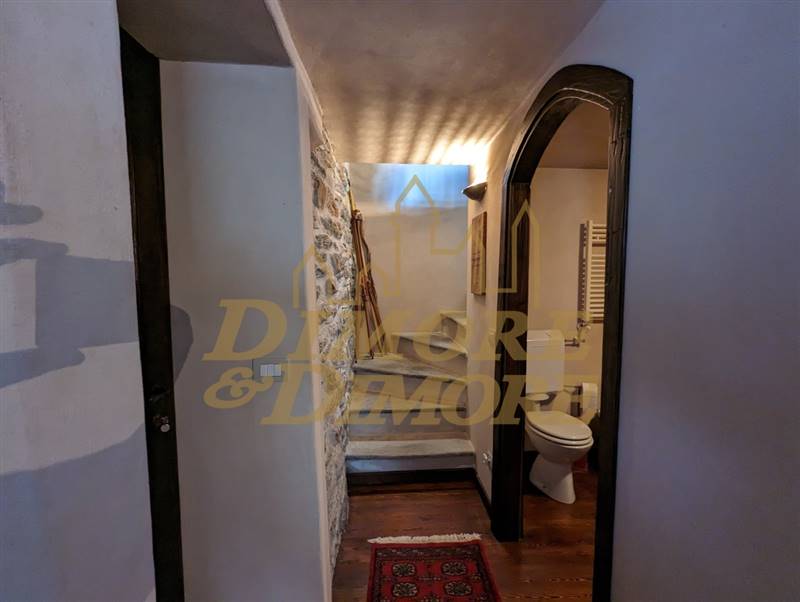 Corridoio cucina e bagno.jpg