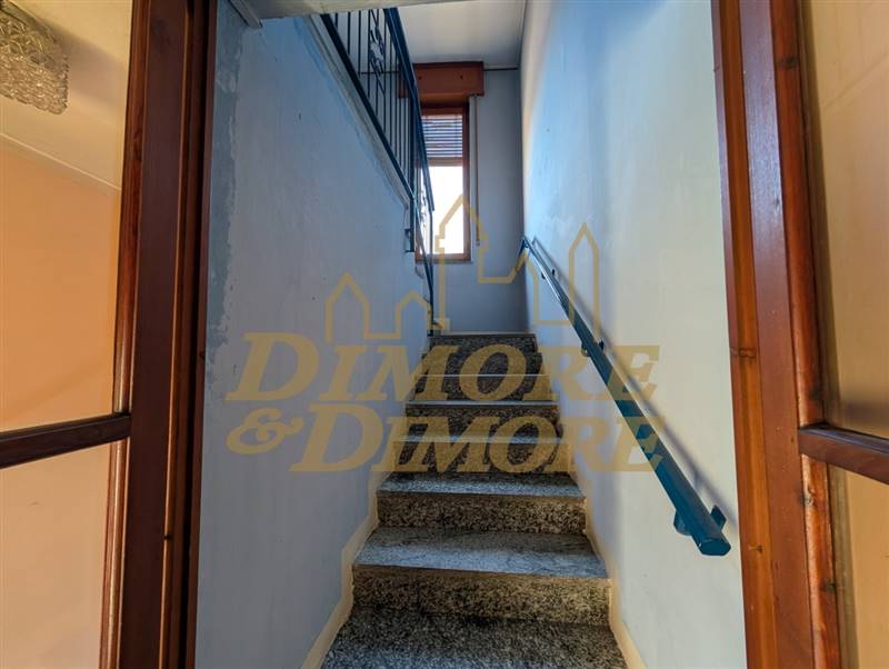 Scala accesso primo piano.jpg