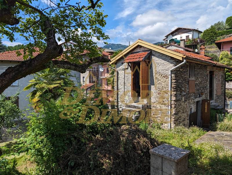 Esterno con entrata zona notte.jpg