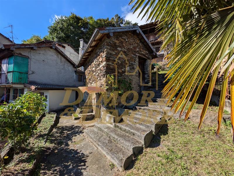 Giardino e primo rustico.jpg