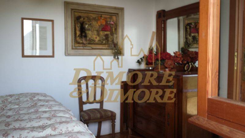 casa-a-caprezzo-nel-bosco-con-vista-lago--20