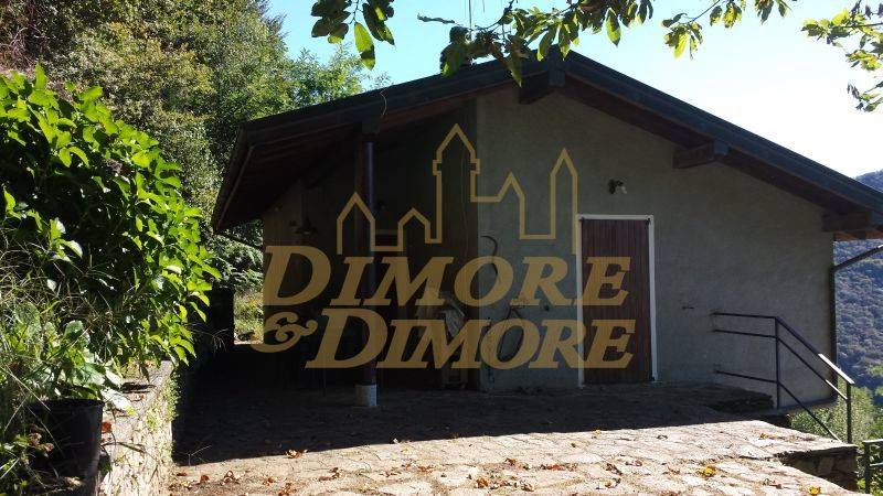 casa-a-caprezzo-nel-bosco-con-vista-lago--04