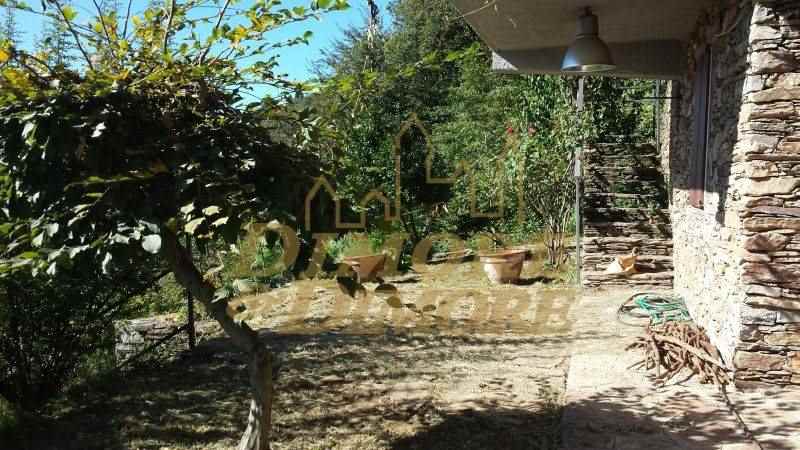 casa-a-caprezzo-nel-bosco-con-vista-lago--10