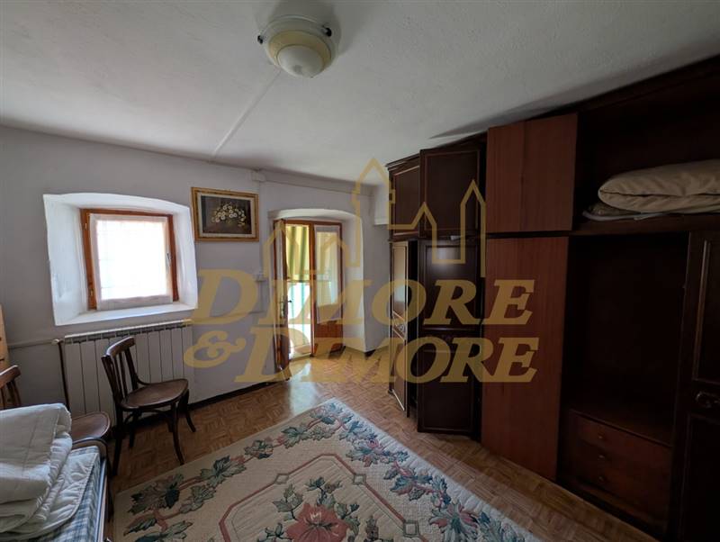 Camera da letto 1 primo piano.jpg