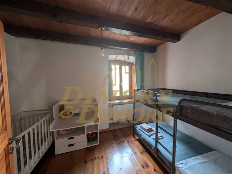 Seconda camera da letto primo piano.jpg