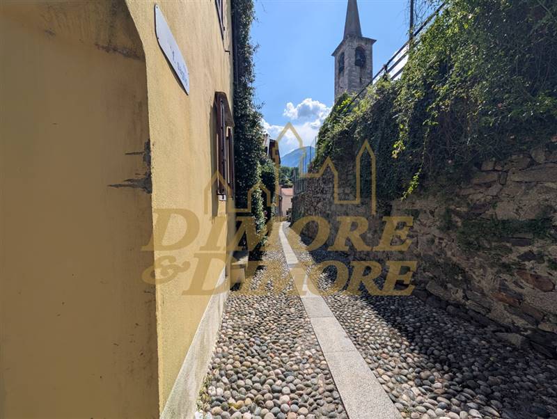 Strada per carico scarico.jpg