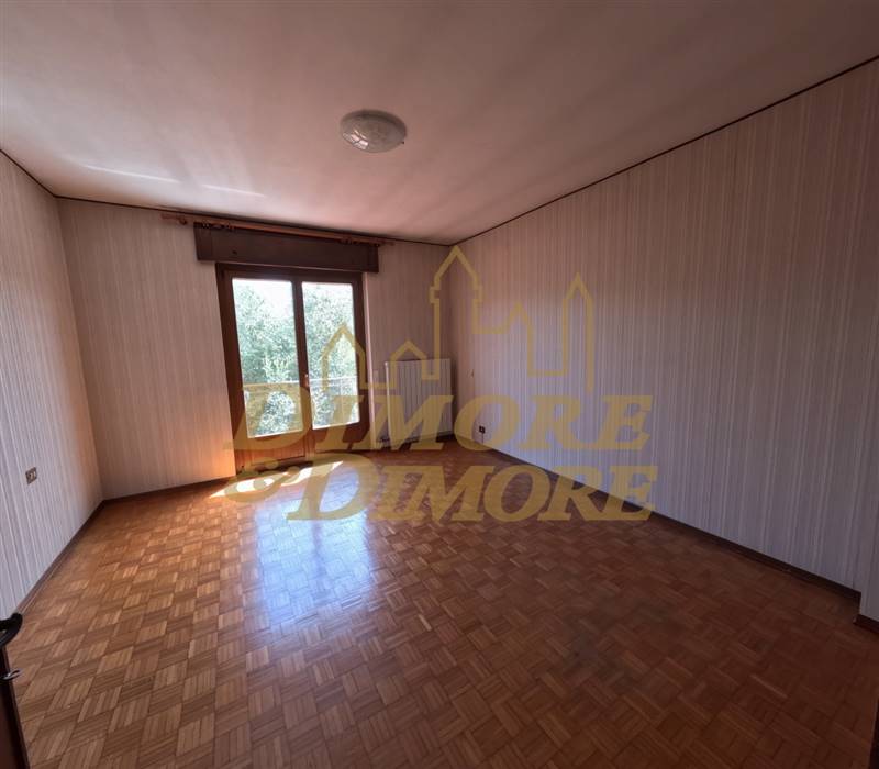 Camera da letto 3.JPG