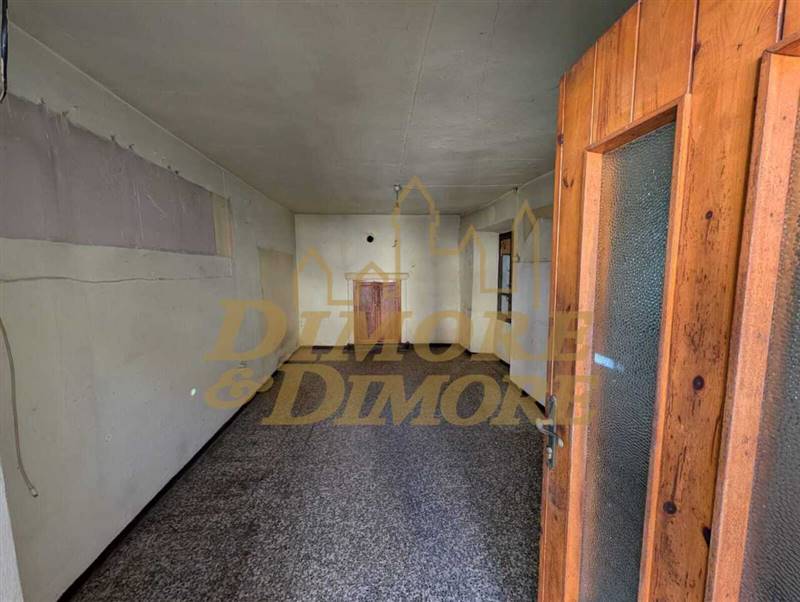 Secondo locale primo piano.jpeg