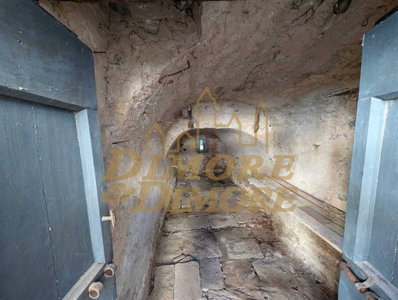 Cantina piano terreno destra.jpeg