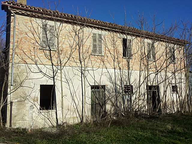 Casa singola da ristrutturare a Pesaro