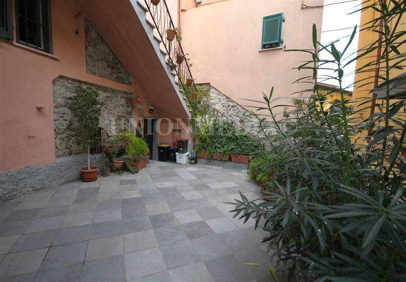 Casa semi indipendente in Via Porta Parma a Sarzana