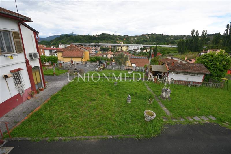 7 vezzano ligure casa indipendente villa giardino.