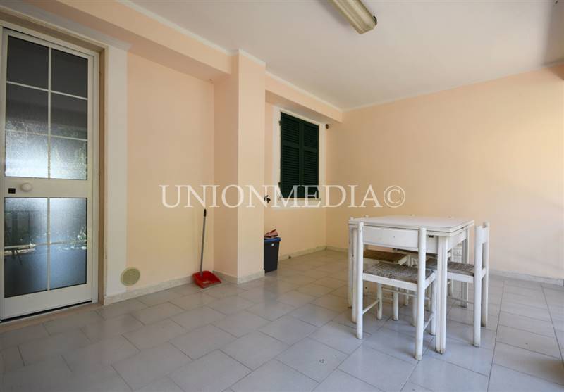 19 arcola appartamento 4 vani con giardino terrazz