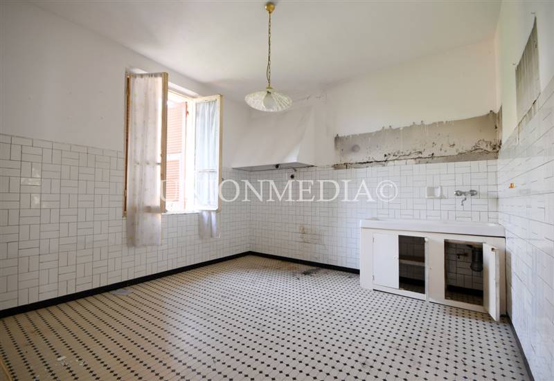 6 appartamento vezzano ligure.jpg