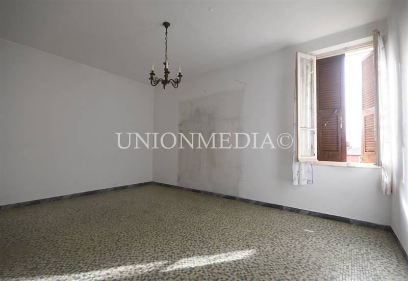 3 appartamento vezzano ligure.jpg