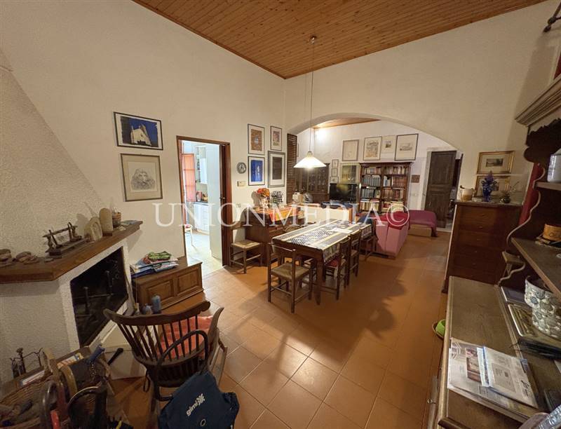 8 sarzana centro storico appartamento.jpg