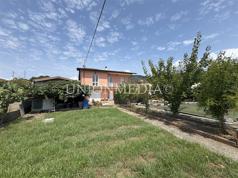 4 casa indipendente villa castelnuovo magra la spe