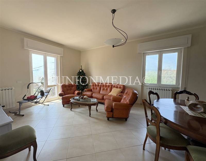 15 casa indipendente villa castelnuovo magra la sp