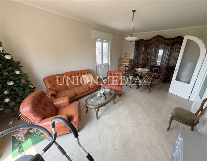 16 casa indipendente villa castelnuovo magra la sp