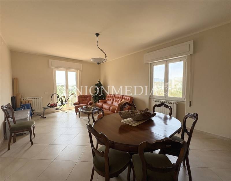 14 casa indipendente villa castelnuovo magra la sp