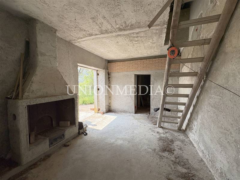 3 carignano fosdinovo rustico indipendente.jpg