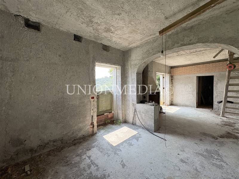 2 carignano fosdinovo rustico indipendente.jpg