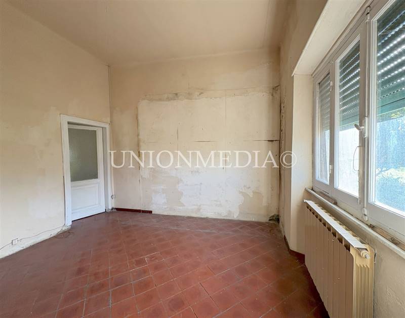 21 SARZANA CASA SEMINDIPENDENTE VILLETTA GIARDINO.