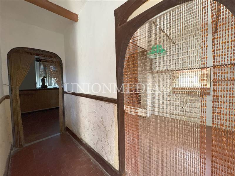 25 SARZANA CASA SEMINDIPENDENTE VILLETTA GIARDINO.