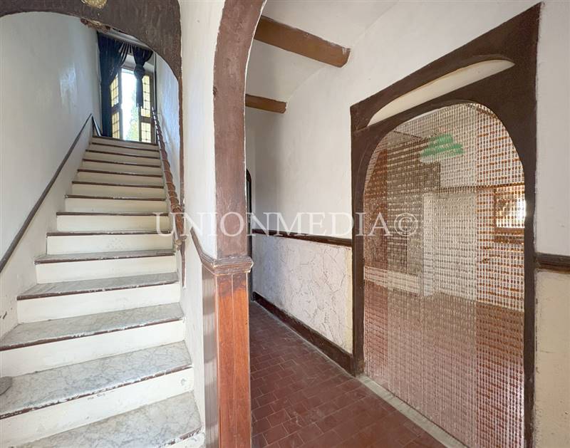 32 SARZANA CASA SEMINDIPENDENTE VILLETTA GIARDINO.