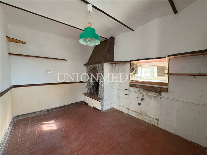 26 SARZANA CASA SEMINDIPENDENTE VILLETTA GIARDINO.