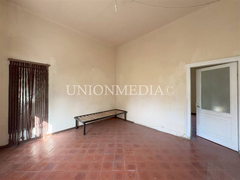 20 SARZANA CASA SEMINDIPENDENTE VILLETTA GIARDINO.