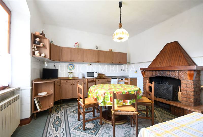 13 pitelli la spezia casa semindipendente.jpg