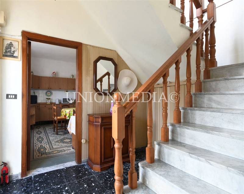 12 pitelli la spezia casa semindipendente.jpg