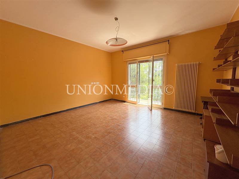 18 SARZANA CASA INDIPENDENTE CON GIARDINO.jpg