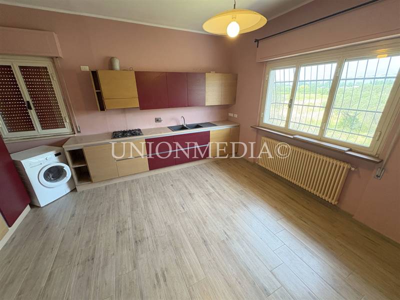 9 SARZANA CASA INDIPENDENTE CON GIARDINO.jpg