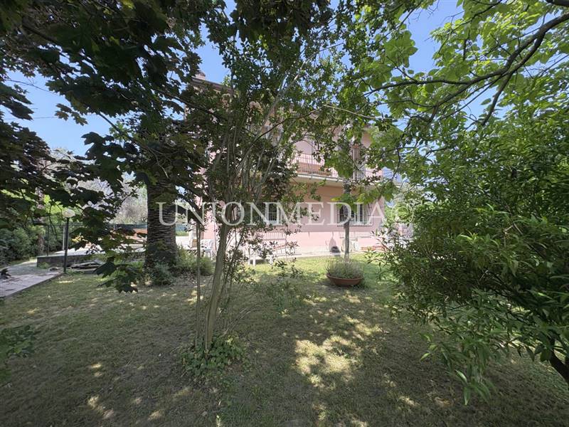 4 SARZANA CASA INDIPENDENTE CON GIARDINO.jpg