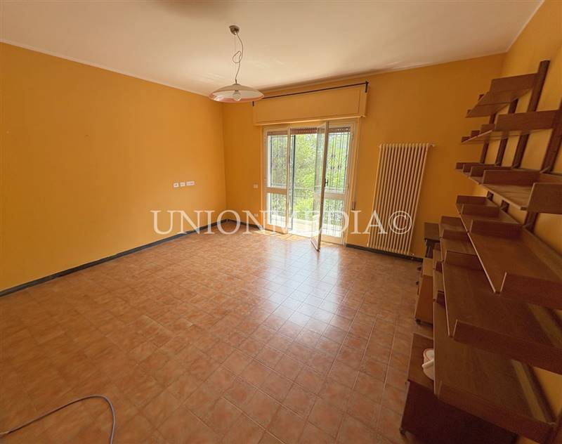 15 SARZANA CASA INDIPENDENTE CON GIARDINO.jpg