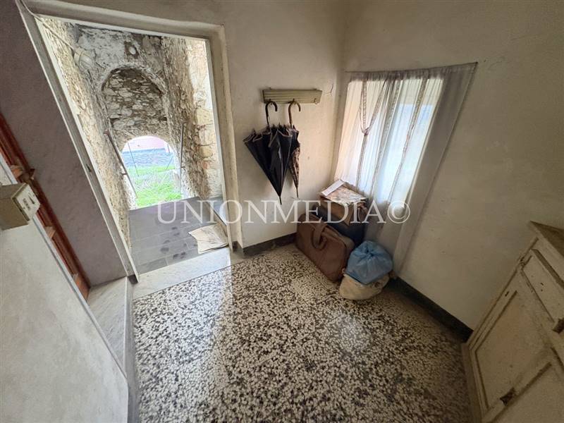 7 castelnuovo magra rustico in vendita.jpg