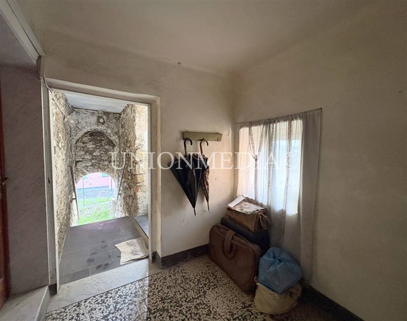 6 castelnuovo magra rustico in vendita.jpg